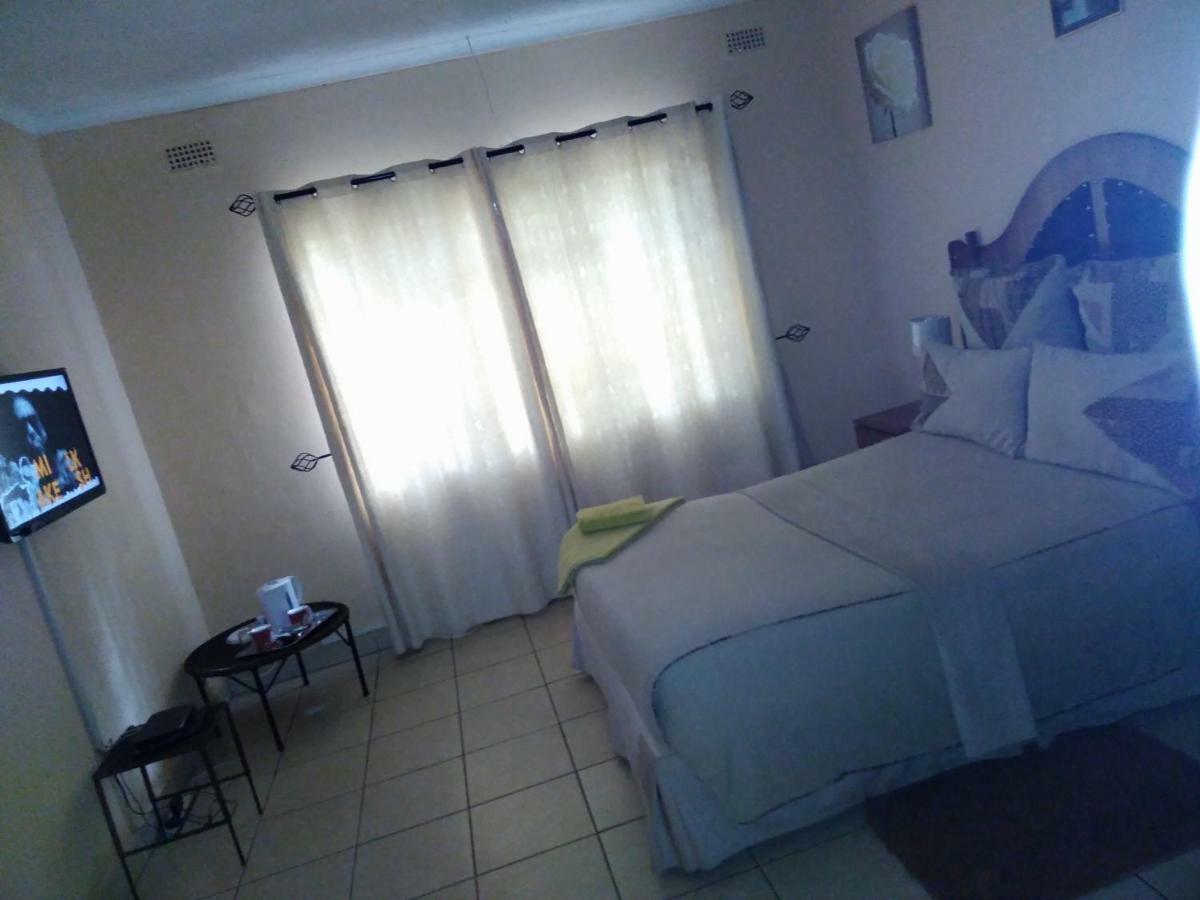 The Crown Inn Guest House Northwood 외부 사진